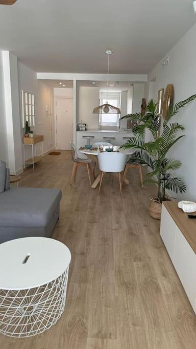 Apartamento Con Vistas Al Mar En Playa Granada موتريل المظهر الخارجي الصورة